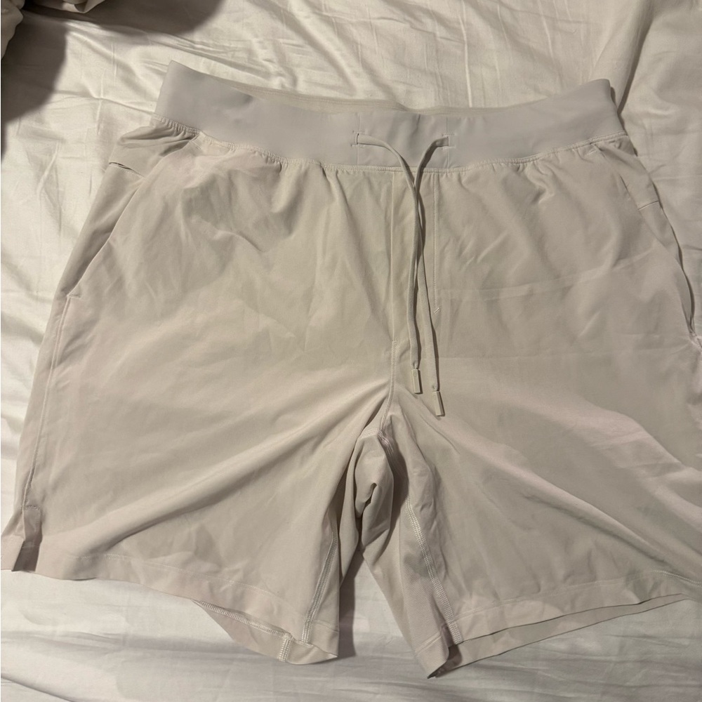 Mens Lululemon 7 inch THE shorts- size large